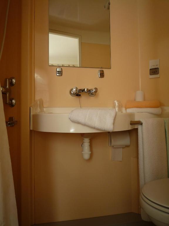 Hotel La Flamme Rouge Saint-Girons  Bilik gambar